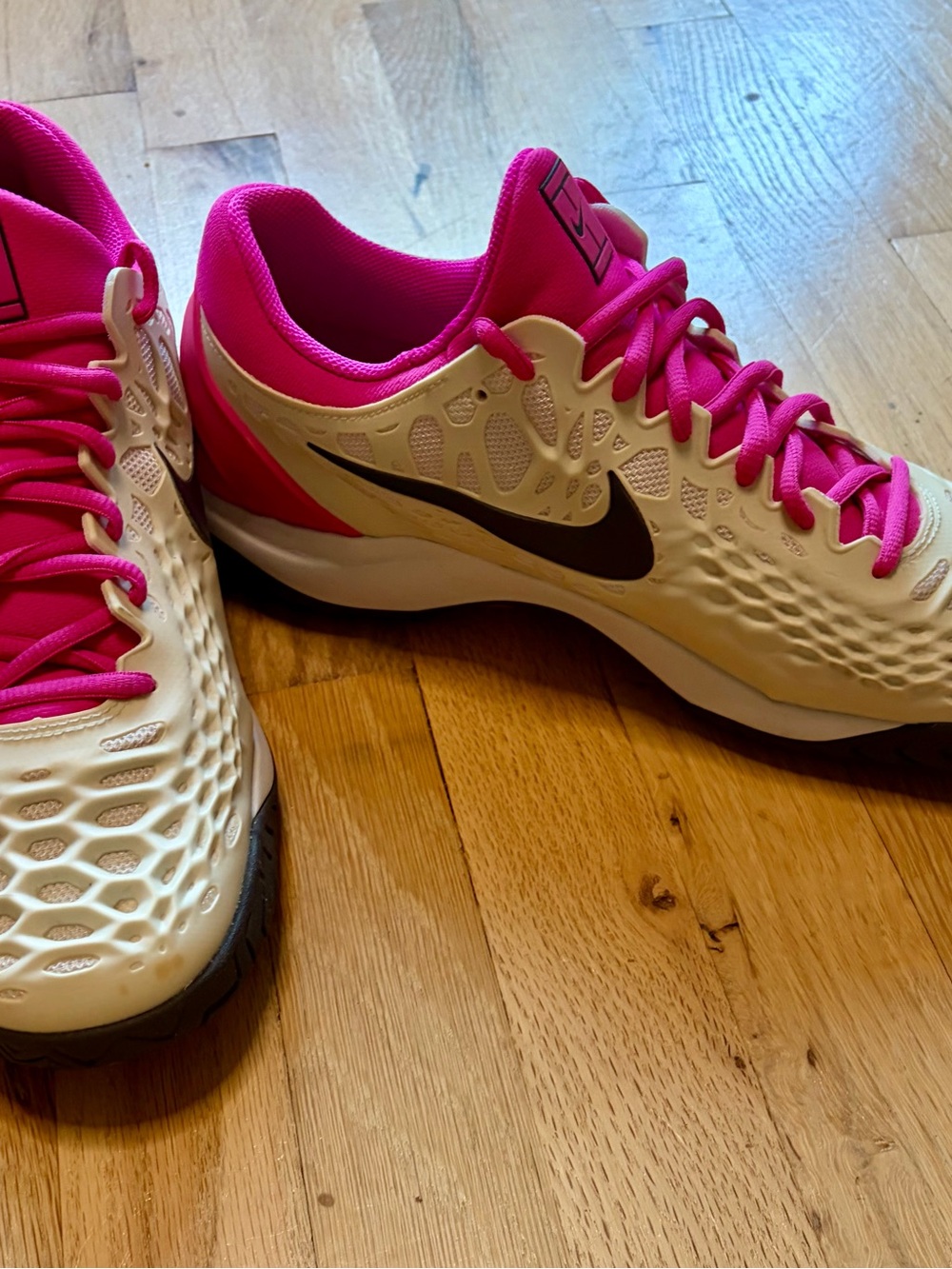 Nike Zoom Cage 3 Rafael Nadal HC White and Pink sneakers